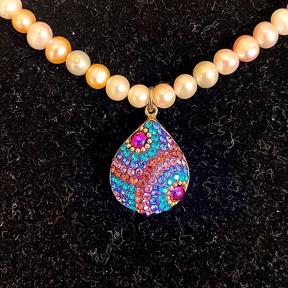 NWOT.  Local Artisans freshwater Pearl necklace and pendant.